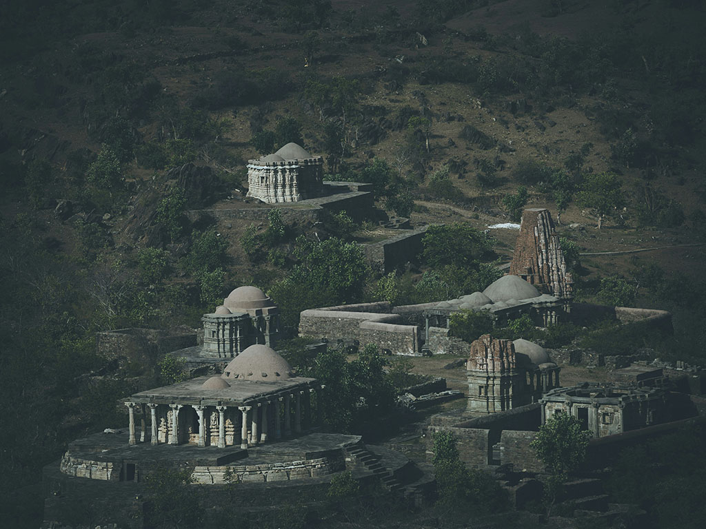 Sunrise over the Aravalli forest at Kumbhalgarh
